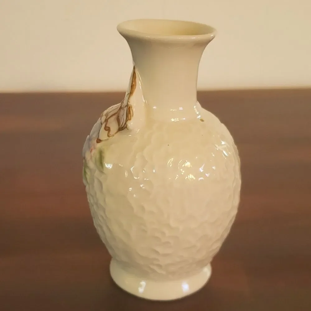 Pretty Vintage Porcelain Floral Butterfly Bud Vase with Gold Trim - Picture 5 of 10